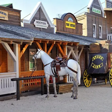 El Paso City Zlatibor: Wild West Treehouse Cottages Exterior photo