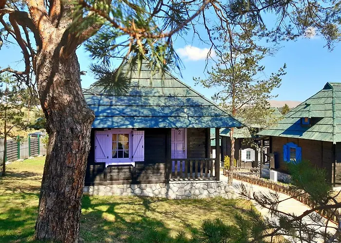 El Paso City, Zlatibor - Unique Wooden Cottages, Treehouse, Wild West Rooms, Accommodation 1-6 People