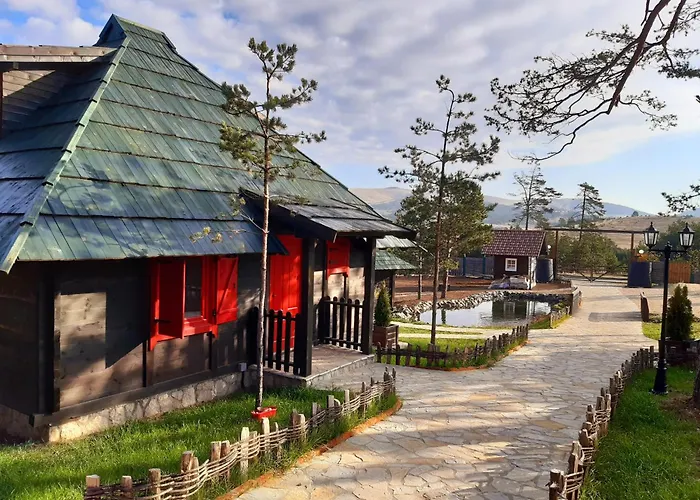 El Paso City, Zlatibor - Unique Wooden Cottages, Treehouse, Wild West Rooms, Accommodation 1-6 People