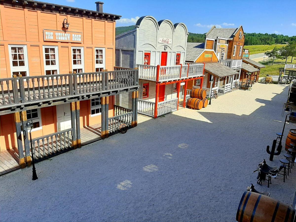 El Paso Zlatibor: Wild West Treehouse Apartment