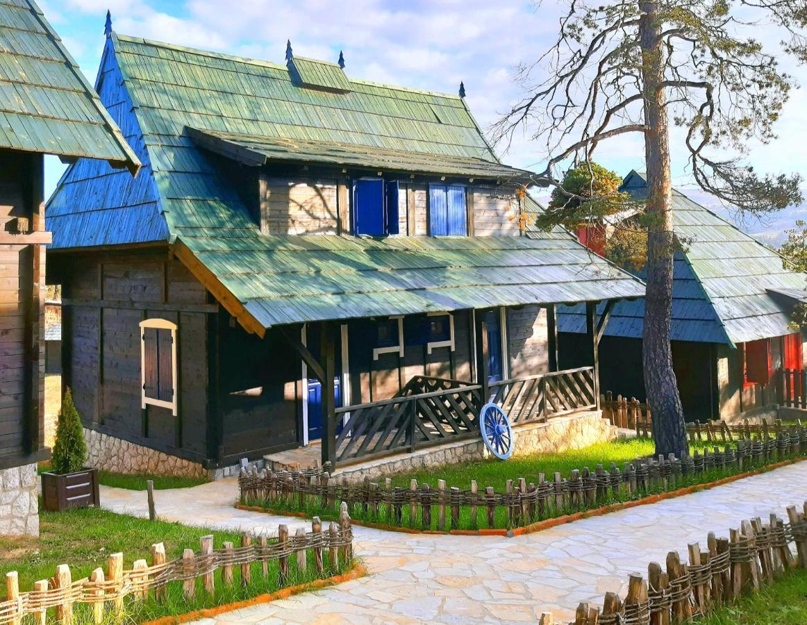 El Paso Zlatibor: Wild West Treehouse *